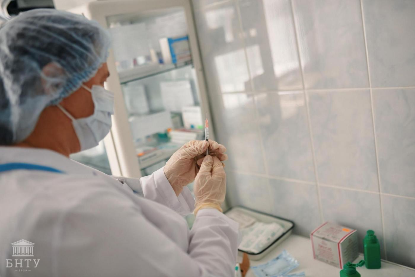 Бустерная вакцинация против COVID-19